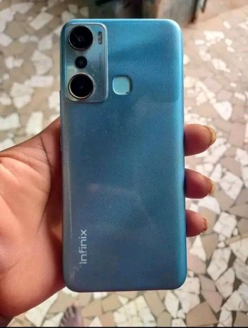 vente-dun-telephone-mobile-infinix-hot-20i-big-2